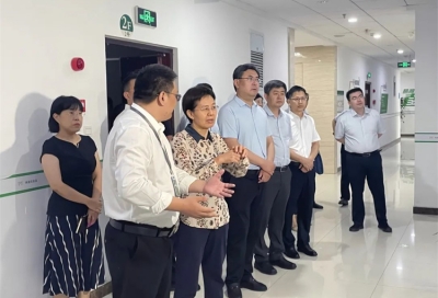 濰坊高新區(qū)黨工委書記、管委會主任趙文君一行到訪納澳集團(tuán)參觀調(diào)研